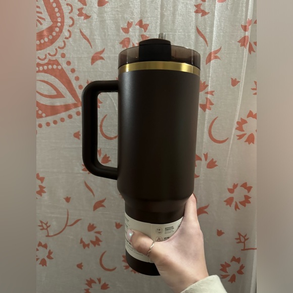 BRAND NEW WITH TAG/BOX! STANLEY Limited Edition Chocolate/gold 40 Oz Quencher - Picture 3 of 10